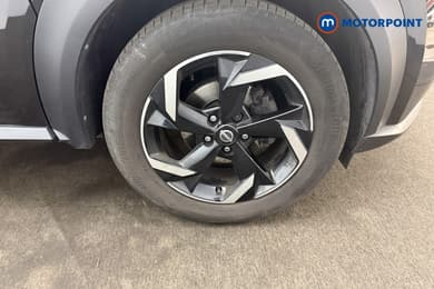 Nissan Juke N-Connecta Manual Petrol SUV - Stock Number (1667166) - 23rd supplementary image