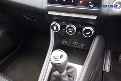 Renault Captur Evolution Manual Petrol SUV - Stock Number (1669014) - 12th supplementary image