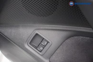 Volkswagen Passat R-Line Automatic Petrol Plug-In Hybrid Estate - Stock Number (1669389) - 12th supplementary image
