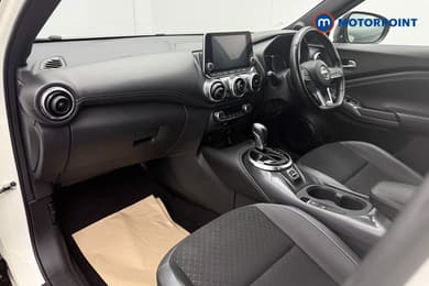 Nissan Juke N-Connecta Automatic Petrol SUV - Stock Number (1670650) - 4th supplementary image