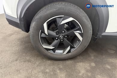 Nissan Juke N-Connecta Automatic Petrol SUV - Stock Number (1670650) - 25th supplementary image
