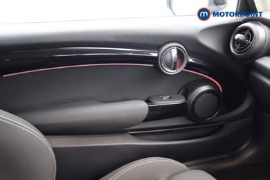 Mini Hatchback Cooper S Level 1 Automatic Electric Hatchback - Stock Number (1676527) - 16th supplementary image