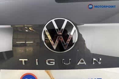 Volkswagen Tiguan R-Line Automatic Petrol SUV - Stock Number (1673725) - 37th supplementary image