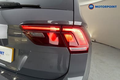 Volkswagen Tiguan R-Line Automatic Petrol SUV - Stock Number (1673725) - 38th supplementary image