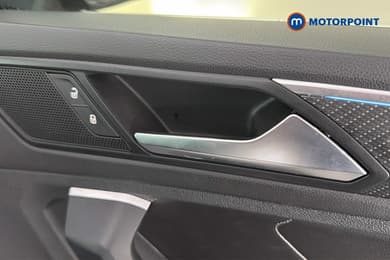 Volkswagen Tiguan R-Line Automatic Petrol SUV - Stock Number (1673725) - 42nd supplementary image
