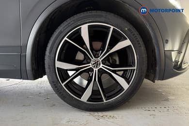 Volkswagen Tiguan R-Line Automatic Petrol SUV - Stock Number (1673725) - 50th supplementary image