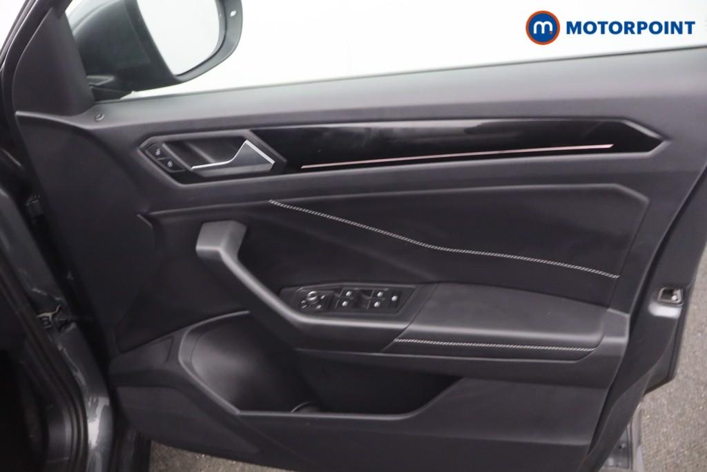 Volkswagen T-Roc R-Line Automatic Petrol SUV - Stock Number (1677265) - 8th supplementary image