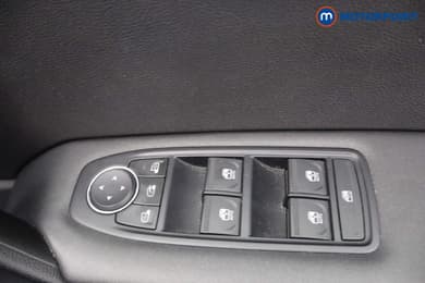 Renault Captur Iconic Manual Petrol SUV - Stock Number (1653150) - 9th supplementary image