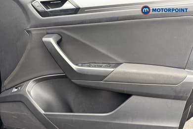 Volkswagen T-Roc Active Manual Petrol SUV - Stock Number (1669811) - 18th supplementary image