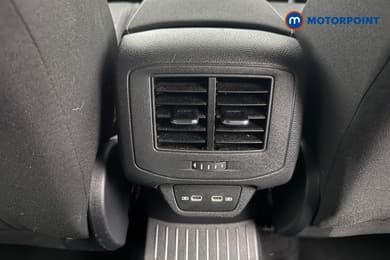Volkswagen T-Roc Active Manual Petrol SUV - Stock Number (1669811) - 21st supplementary image