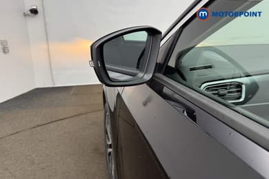 Volkswagen T-Roc Active Manual Petrol SUV - Stock Number (1669811) - 30th supplementary image