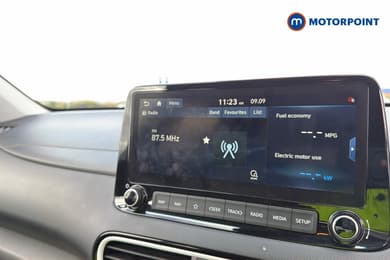 Hyundai Kona Premium Automatic Petrol-Electric Hybrid SUV - Stock Number (1673551) - 9th supplementary image