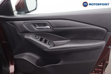 Nissan Qashqai Acenta Premium Automatic Petrol SUV - Stock Number (1676902) - 9th supplementary image