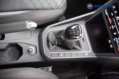 Volkswagen Polo R-Line Manual Petrol Hatchback - Stock Number (1677529) - 9th supplementary image
