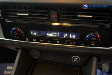 Nissan Qashqai Acenta Premium Manual Petrol SUV - Stock Number (1662312) - 12th supplementary image