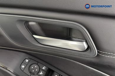 Nissan Qashqai Acenta Premium Manual Petrol SUV - Stock Number (1662312) - 42nd supplementary image