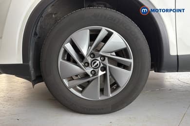 Nissan Qashqai Acenta Premium Manual Petrol SUV - Stock Number (1662312) - 47th supplementary image