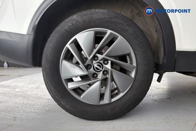 Nissan Qashqai Acenta Premium Manual Petrol SUV - Stock Number (1662312) - 49th supplementary image