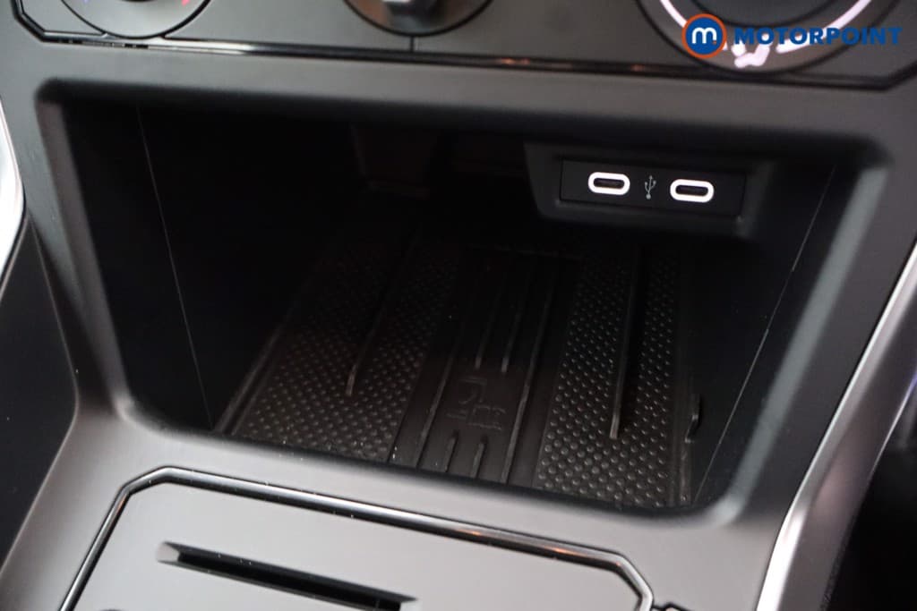 Volkswagen Polo Life Manual Petrol Hatchback - Stock Number (1672837) - 8th supplementary image