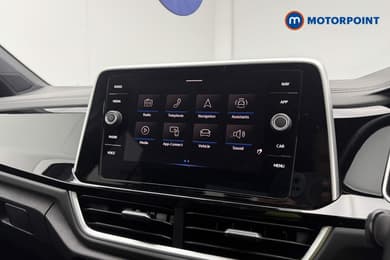 Volkswagen T-Roc R-Line Automatic Petrol SUV - Stock Number (1674553) - 11th supplementary image