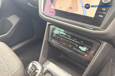 Volkswagen Tiguan Life Manual Diesel SUV - Stock Number (1675794) - 12th supplementary image