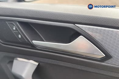 Volkswagen Tiguan Life Manual Diesel SUV - Stock Number (1675794) - 42nd supplementary image