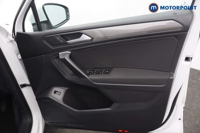 Volkswagen Tiguan Allspace Life Automatic Petrol SUV - Stock Number (1666974) - 9th supplementary image