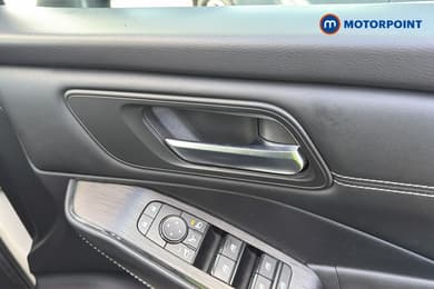 Nissan Qashqai N-Connecta Manual Petrol SUV - Stock Number (1667098) - 2nd supplementary image