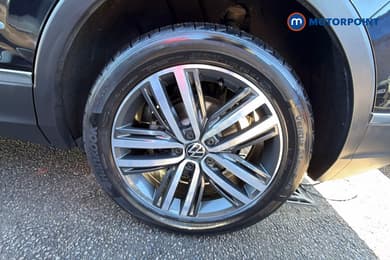 Volkswagen Tiguan Elegance Automatic Diesel SUV - Stock Number (1674702) - 42nd supplementary image