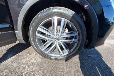 Volkswagen Tiguan Elegance Automatic Diesel SUV - Stock Number (1674702) - 1st supplementary image