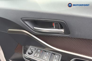 Toyota C-Hr Excel Manual Petrol SUV - Stock Number (1677081) - 2nd supplementary image