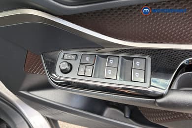 Toyota C-Hr Excel Manual Petrol SUV - Stock Number (1677081) - 3rd supplementary image