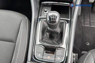 Skoda Karoq Se Drive Manual Petrol SUV - Stock Number (1677136) - 14th supplementary image