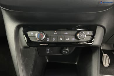 Vauxhall Corsa YES Manual Petrol Hatchback - Stock Number (1639907) - 17th supplementary image