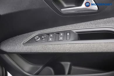 Peugeot 3008 Active Premium-Plus Automatic Petrol SUV - Stock Number (1669512) - 9th supplementary image