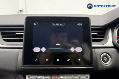 Renault Captur Iconic Edition Manual Petrol SUV - Stock Number (1673199) - 6th supplementary image