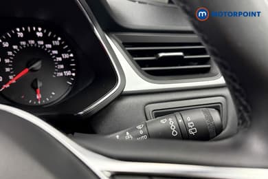 Renault Captur Iconic Edition Manual Petrol SUV - Stock Number (1673199) - 26th supplementary image