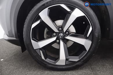 Nissan Juke Tekna Manual Petrol SUV - Stock Number (1678190) - 28th supplementary image