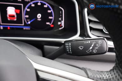 Volkswagen T-Roc R-Line Manual Petrol SUV - Stock Number (1674745) - 6th supplementary image