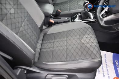 Volkswagen T-Roc R-Line Manual Petrol SUV - Stock Number (1674745) - 15th supplementary image