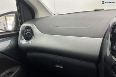 Toyota Aygo X-Play Manual Petrol Hatchback - Stock Number (1674400) - 17th supplementary image