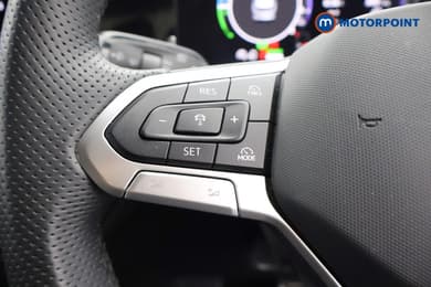 Volkswagen Tiguan R-Line Automatic Petrol Plug-In Hybrid SUV - Stock Number (1674471) - 6th supplementary image