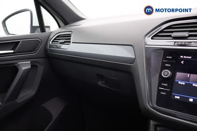 Volkswagen Tiguan R-Line Tech Manual Diesel SUV - Stock Number (1675919) - 12th supplementary image