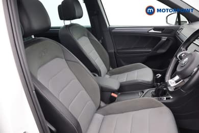 Volkswagen Tiguan R-Line Tech Manual Diesel SUV - Stock Number (1675919) - 16th supplementary image