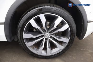 Volkswagen Tiguan R-Line Tech Manual Diesel SUV - Stock Number (1675919) - 35th supplementary image