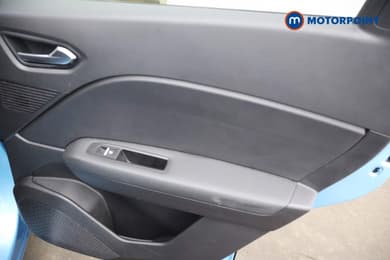 Renault Captur S Edition Automatic Petrol Plug-In Hybrid SUV - Stock Number (1677870) - 20th supplementary image