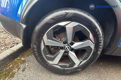 Nissan Qashqai N-Connecta Automatic Petrol-Electric Hybrid SUV - Stock Number (1658535) - 1st supplementary image