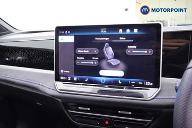 Volkswagen Passat R-Line Automatic Petrol Plug-In Hybrid Estate - Stock Number (1672190) - 10th supplementary image