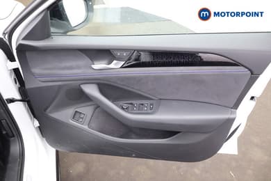 Volkswagen Passat R-Line Automatic Petrol Plug-In Hybrid Estate - Stock Number (1672190) - 16th supplementary image