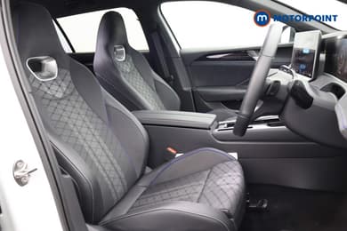 Volkswagen Passat R-Line Automatic Petrol Plug-In Hybrid Estate - Stock Number (1672190) - 20th supplementary image